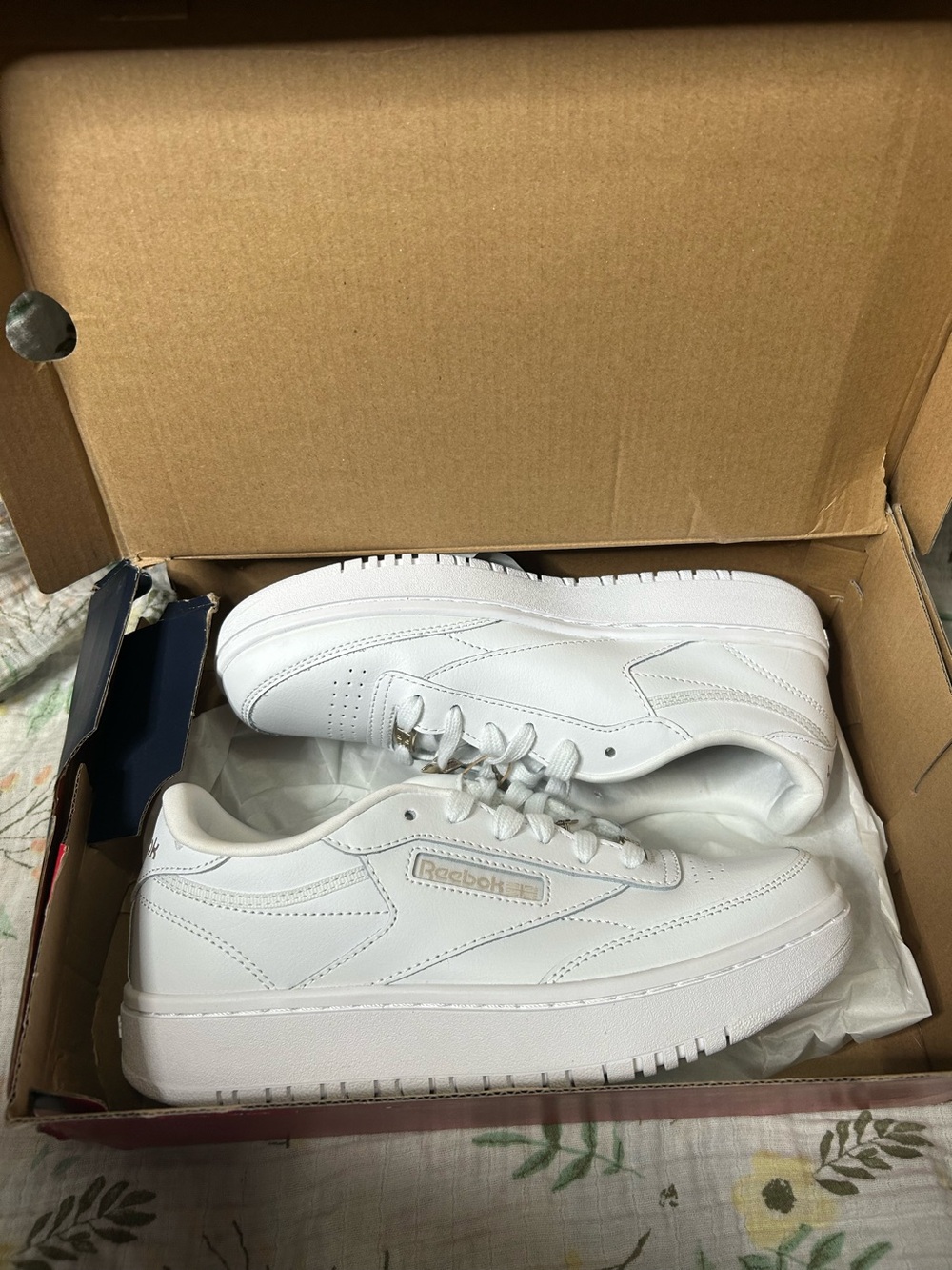 Reebok Club C Double Tennis Shoes White with Metal Shoe Lace Charms Juniors - Picture 7 of 8